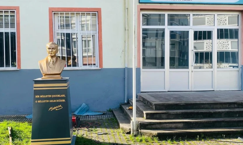 Şehit Ahmet Seçen RAM'deki Atatürk Büstü Yenilendi