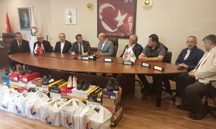 TSO'dan 73 Okula 1001 Kışlık Bot Desteği