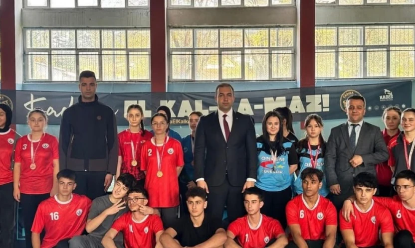 Ulus Masa Tenisi Müsabakalarına Ev Sahipliği Yaptı