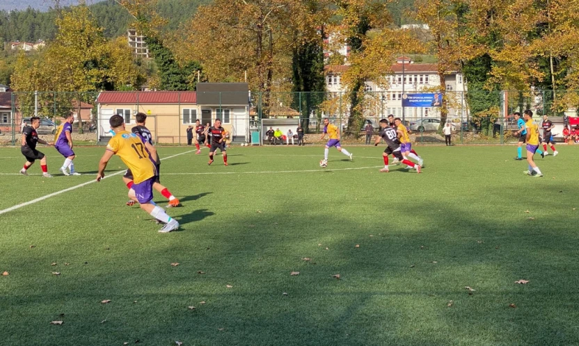 Ulus'ta dostluk kazandı