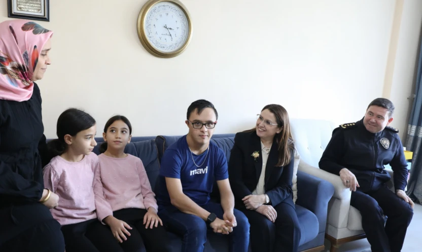 Vali Arslan, Özel Gereksinimli Bireyleri Evlerinde Ziyaret Etti